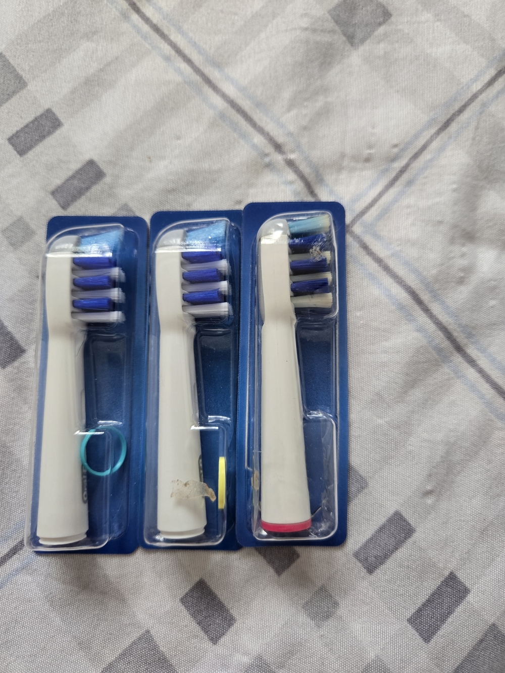 Replacement Toothbrush Heads - White with Blue Bristles (3 Pack)